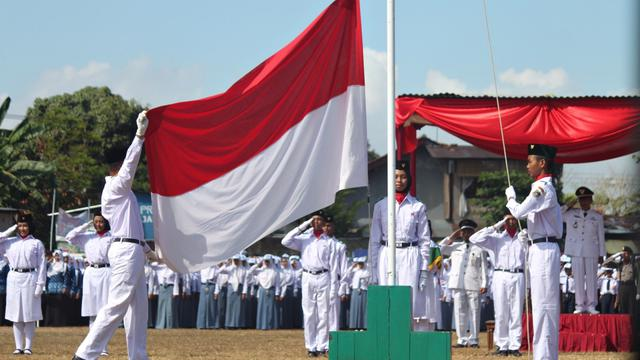 Keterlibatan Masyarakat di Hari Pendidikan Nasional