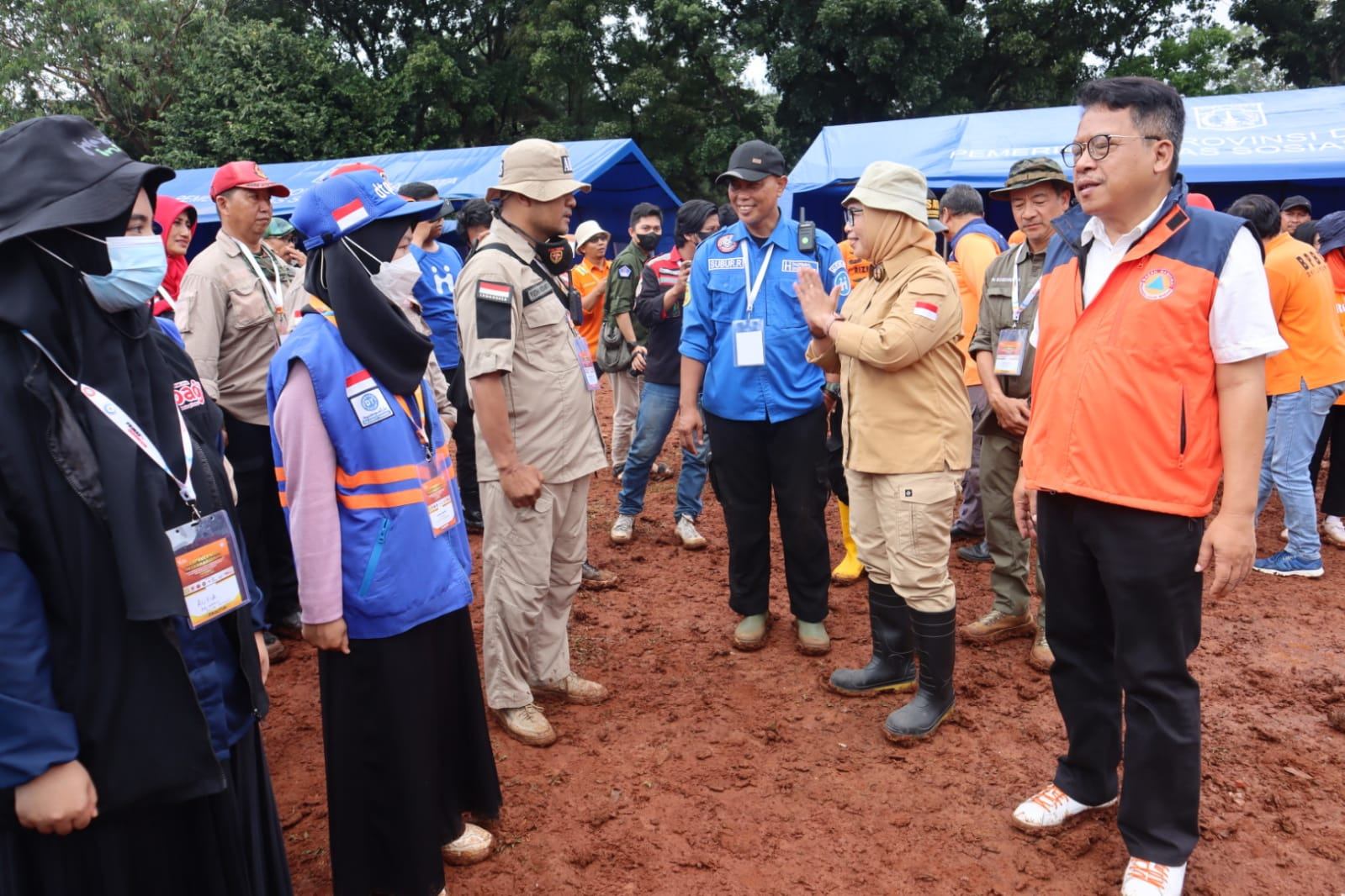 crowdfunding partisipasi publik